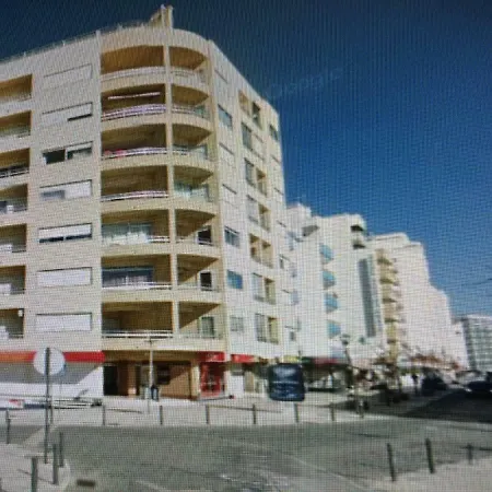 Spacious Sea Front With Garage דירה